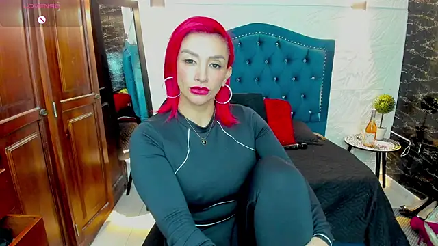 Snapshot of RedQueenMilf chatting on October 17, 2025, 11:18 pm RedQueenMilf online show from October 17, 2025, 11:18 pm