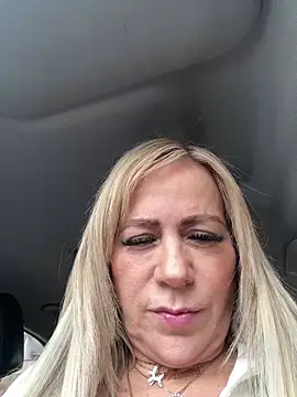 Snapshot of LARIANA_RIVERA23 chatting on April 23, 2026, 2:08 pm LARIANA RIVERA23 online show from April 23, 2026, 2:08 pm