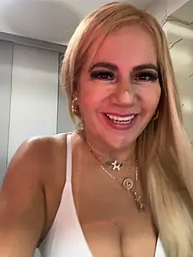 Snapshot of LARIANA_RIVERA23 chatting on June 30, 2026, 8:48 am LARIANA RIVERA23 online show from June 30, 2026, 8:48 am