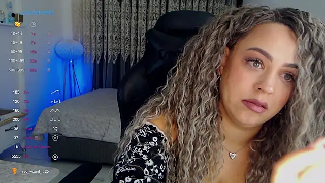 Snapshot of _Just_a_queen_3 chatting on January 8, 2026, 4:42 pm Just a queen 3 online show from January 8, 2026, 4:42 pm