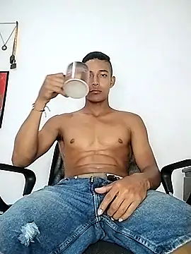 Demiansteven2 online show from September 18, 2025, 2:41 pm