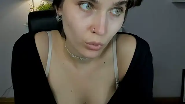 Snapshot of sarah_perfect chatting on May 21, 2026, 12:34 pm sarah perfect online show from May 21, 2026, 12:34 pm