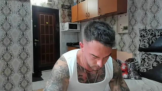 Snapshot of Jonmusclemaster chatting on October 25, 2025, 7:41 pm Jonmusclemaster online show from October 25, 2025, 7:41 pm