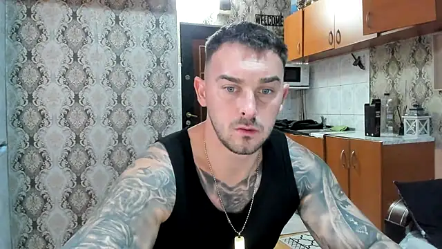 Snapshot of Jonmusclemaster chatting on November 8, 2025, 8:18 pm Jonmusclemaster online show from November 8, 2025, 8:18 pm