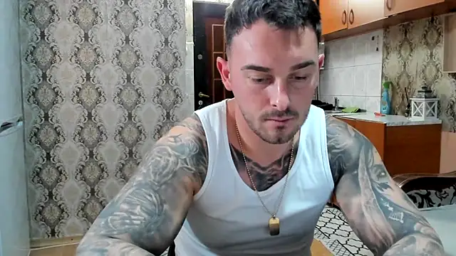 Snapshot of Jonmusclemaster chatting on November 26, 2025, 9:16 pm Jonmusclemaster online show from November 26, 2025, 9:16 pm