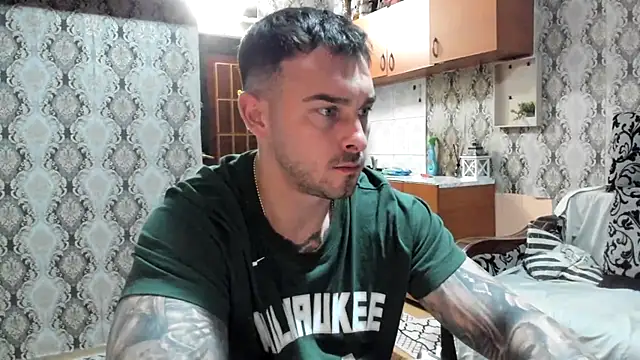 Snapshot of Jonmusclemaster chatting on December 4, 2025, 8:50 pm Jonmusclemaster online show from December 4, 2025, 8:50 pm