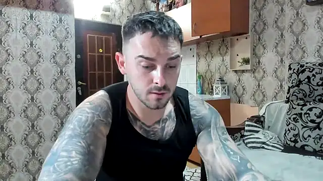 Snapshot of Jonmusclemaster chatting on December 15, 2025, 9:08 pm Jonmusclemaster online show from December 15, 2025, 9:08 pm