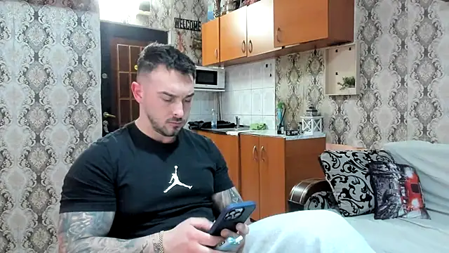 Snapshot of Jonmusclemaster chatting on January 17, 2026, 9:40 pm Jonmusclemaster online show from January 17, 2026, 9:40 pm