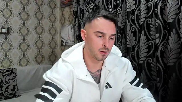 Snapshot of Jonmusclemaster chatting on February 3, 2026, 8:25 pm Jonmusclemaster online show from February 3, 2026, 8:25 pm