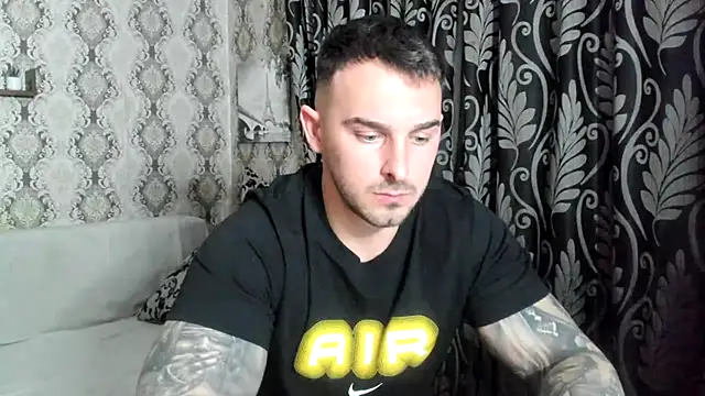 Snapshot of Jonmusclemaster chatting on February 5, 2026, 8:57 pm Jonmusclemaster online show from February 5, 2026, 8:57 pm