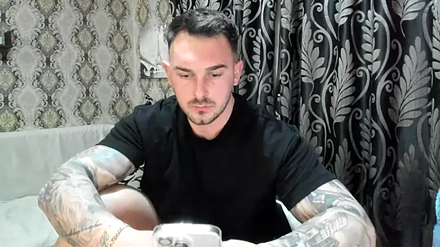 Snapshot of Jonmusclemaster chatting on February 19, 2026, 9:33 pm Jonmusclemaster online show from February 19, 2026, 9:33 pm