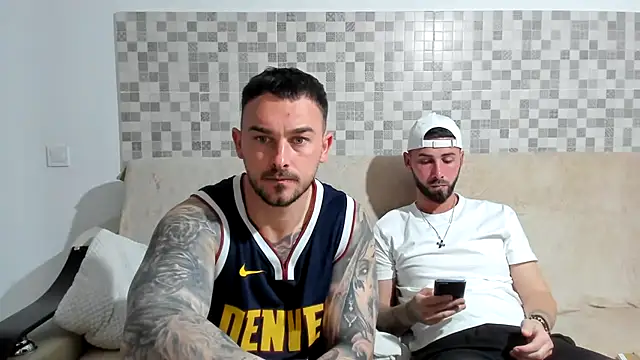 Snapshot of Jonmusclemaster chatting on April 5, 2026, 7:44 pm Jonmusclemaster online show from April 5, 2026, 7:44 pm