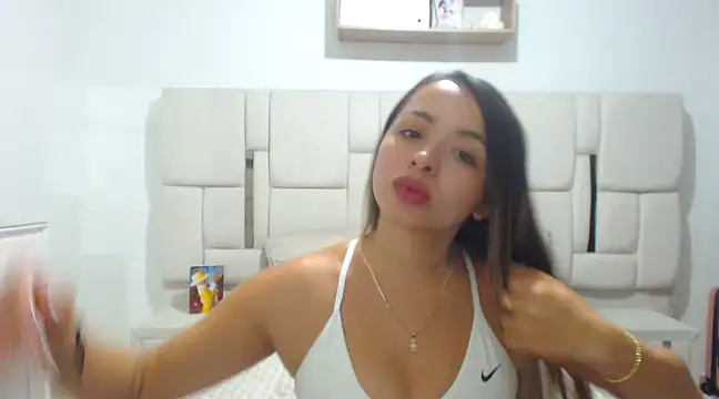 Snapshot of Ammyvelez chatting on February 19, 2025, 10:09 pm Ammyvelez online show from February 19, 2025, 10:09 pm