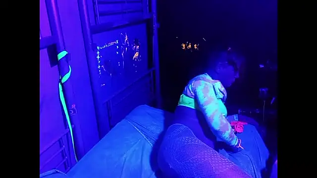 CommWhore online show from December 12, 2024, 11:18 am