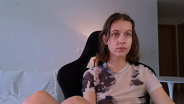 Snapshot of VanessaBayer2 chatting on December 19, 2024, 3:29 am VanessaBayer2 online show from December 19, 2024, 3:29 am