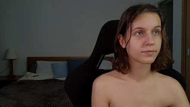 Snapshot of VanessaBayer2 chatting on March 10, 2025, 3:01 am VanessaBayer2 online show from March 10, 2025, 3:01 am