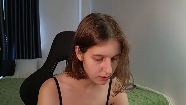 Snapshot of VanessaBayer2 chatting on September 20, 2025, 5:52 am VanessaBayer2 online show from September 20, 2025, 5:52 am