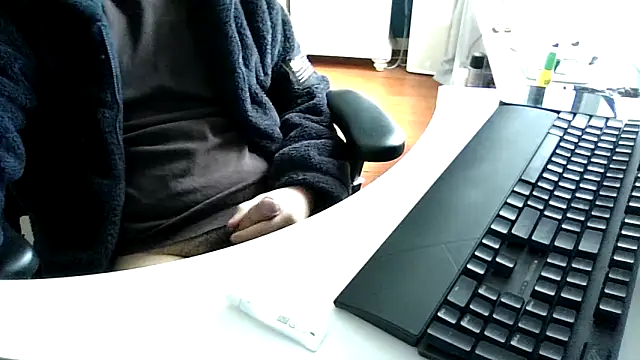 Snapshot of big-pig chatting on November 24, 2025, 1:38 am big-pig online show from November 24, 2025, 1:38 am