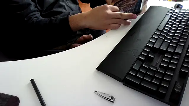 Snapshot of big-pig chatting on December 1, 2025, 12:37 am big-pig online show from December 1, 2025, 12:37 am