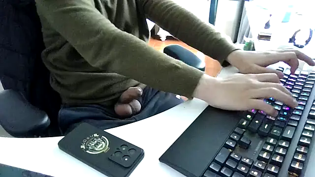 Snapshot of big-pig chatting on February 15, 2026, 5:26 am big-pig online show from February 15, 2026, 5:26 am