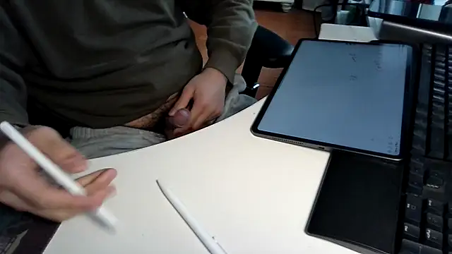 Snapshot of big-pig chatting on February 24, 2026, 6:22 am big-pig online show from February 24, 2026, 6:22 am