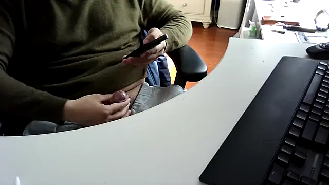 Snapshot of big-pig chatting on March 6, 2026, 1:46 am big-pig online show from March 6, 2026, 1:46 am