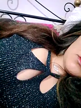 Snapshot of Fatina111 chatting on November 27, 2025, 2:57 am Fatina111 online show from November 27, 2025, 2:57 am