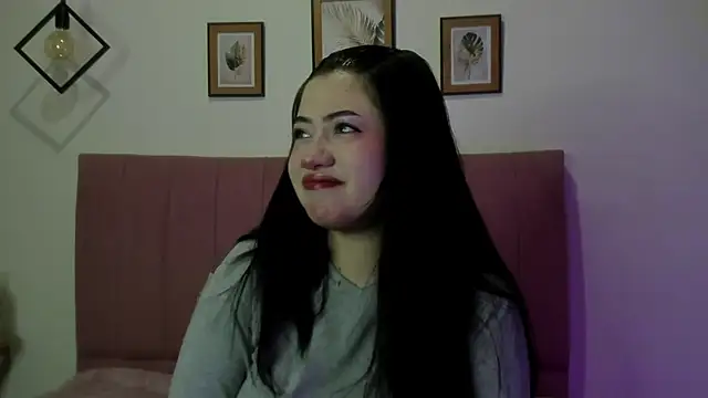 GENNESIS LOVE online show from November 5, 2025, 3:28 am