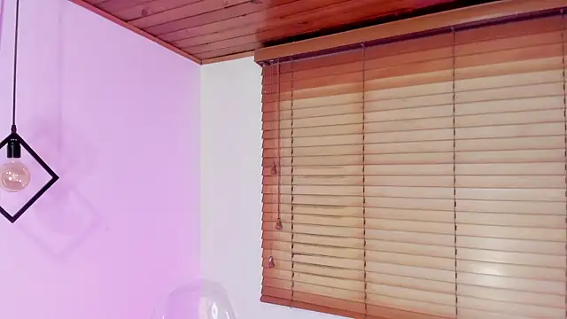 Snapshot of GENNESIS_LOVE chatting on December 23, 2025, 4:10 am GENNESIS LOVE online show from December 23, 2025, 4:10 am