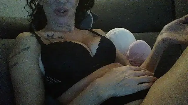 MarikaMilff online show from October 14, 2025, 9:15 pm