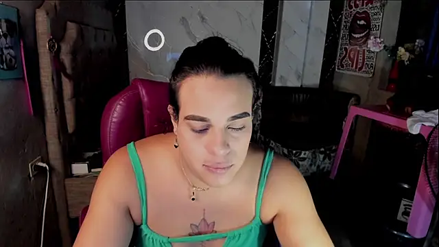 Snapshot of tattys_sexy chatting on November 8, 2025, 2:12 am tattys sexy online show from November 8, 2025, 2:12 am