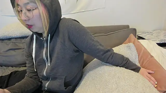 luxgray online show from December 13, 2024, 12:31 am