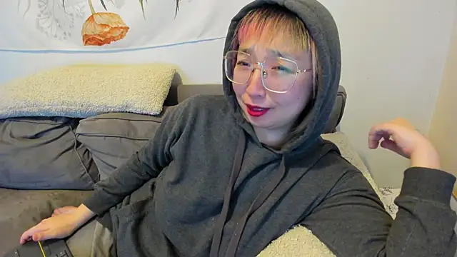 luxgray online show from February 1, 2025, 1:02 am