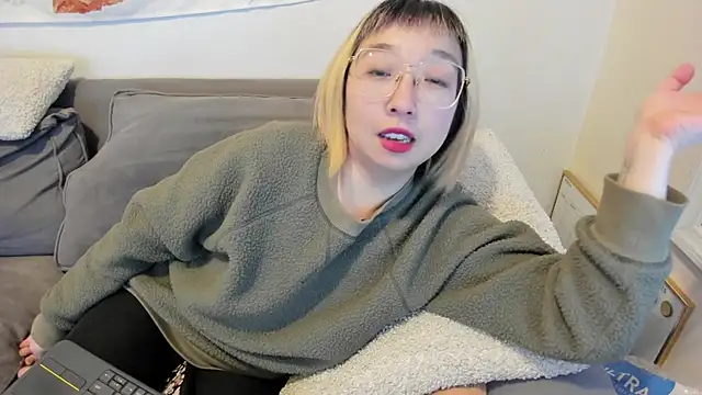 luxgray online show from March 7, 2025, 11:05 pm