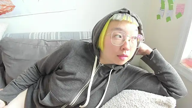 Snapshot of luxgray chatting on March 8, 2026, 6:01 pm luxgray online show from March 8, 2026, 6:01 pm