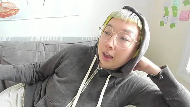 Snapshot of luxgray chatting on March 21, 2026, 8:56 pm luxgray online show from March 21, 2026, 8:56 pm