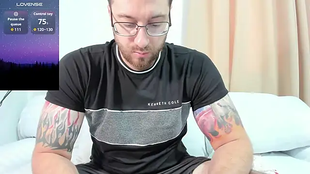 Snapshot of JayXCee_Official chatting on February 14, 2026, 1:35 am JayXCee Official online show from February 14, 2026, 1:35 am