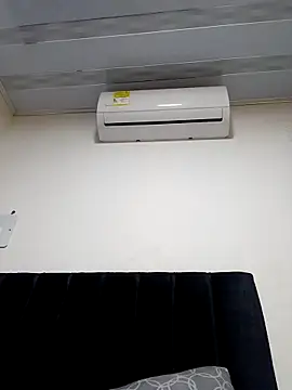 Snapshot of Liancy chatting on February 15, 2026, 12:07 am Liancy online show from February 15, 2026, 12:07 am