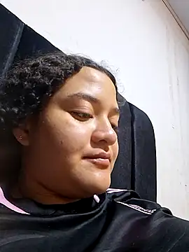 Snapshot of Liancy chatting on February 19, 2026, 11:01 pm Liancy online show from February 19, 2026, 11:01 pm