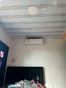 Snapshot of Liancy chatting on February 28, 2026, 9:16 pm Liancy online show from February 28, 2026, 9:16 pm