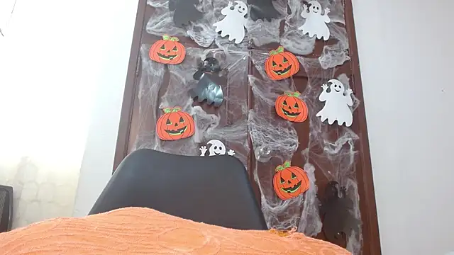 Darliin G online show from October 22, 2025, 7:13 pm