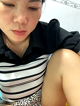 Baby-bigtits online show from November 14, 2025, 5:17 am