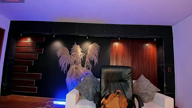 IsabellaaJoness online show from November 9, 2025, 1:53 pm