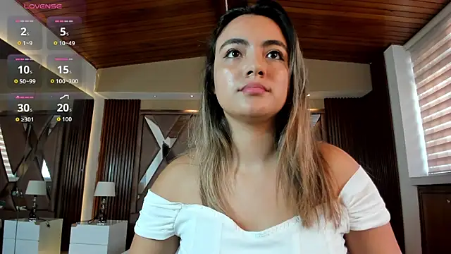 IsabellaaJoness online show from July 13, 2026, 1:36 pm