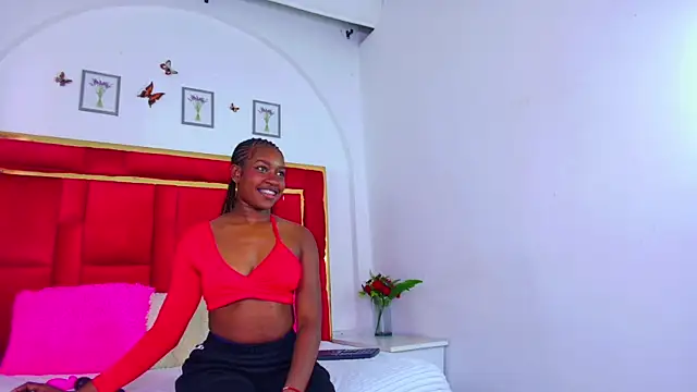 Snapshot of CoralHarrinson chatting on December 3, 2025, 8:18 pm CoralHarrinson online show from December 3, 2025, 8:18 pm