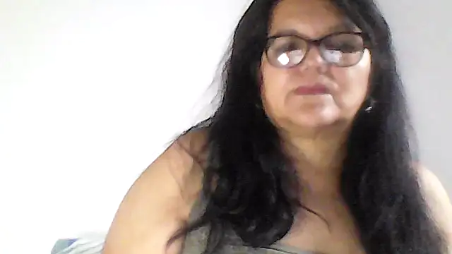 kassandra02 online show from November 9, 2025, 2:59 pm