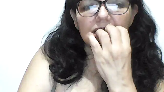 Snapshot of kassandra02 chatting on February 5, 2026, 2:49 am kassandra02 online show from February 5, 2026, 2:49 am