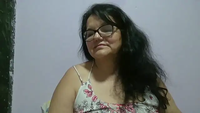 kassandra02 online show from May 7, 2026, 3:12 am
