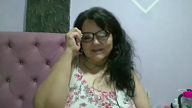 kassandra02 online show from May 25, 2026, 3:01 am