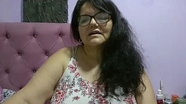 kassandra02 online show from May 27, 2026, 2:19 am